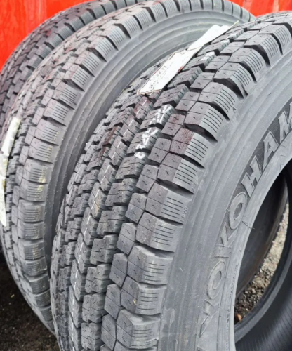 Грузовая шина Yokohama 902W 315/70 R22.5 154/150L, ведущая ось