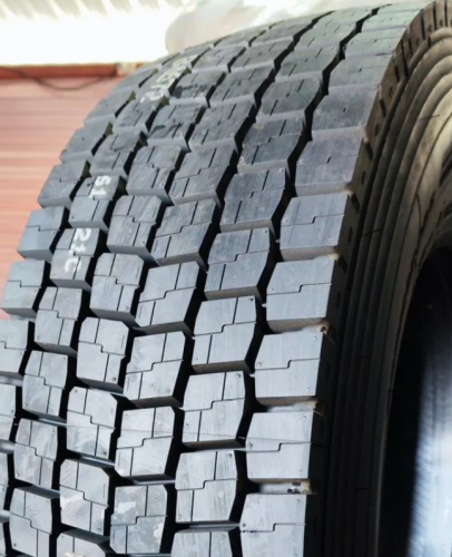 Грузовая шина Yokohama 704R 315/70 R22.5 154/150L, ведущая ось